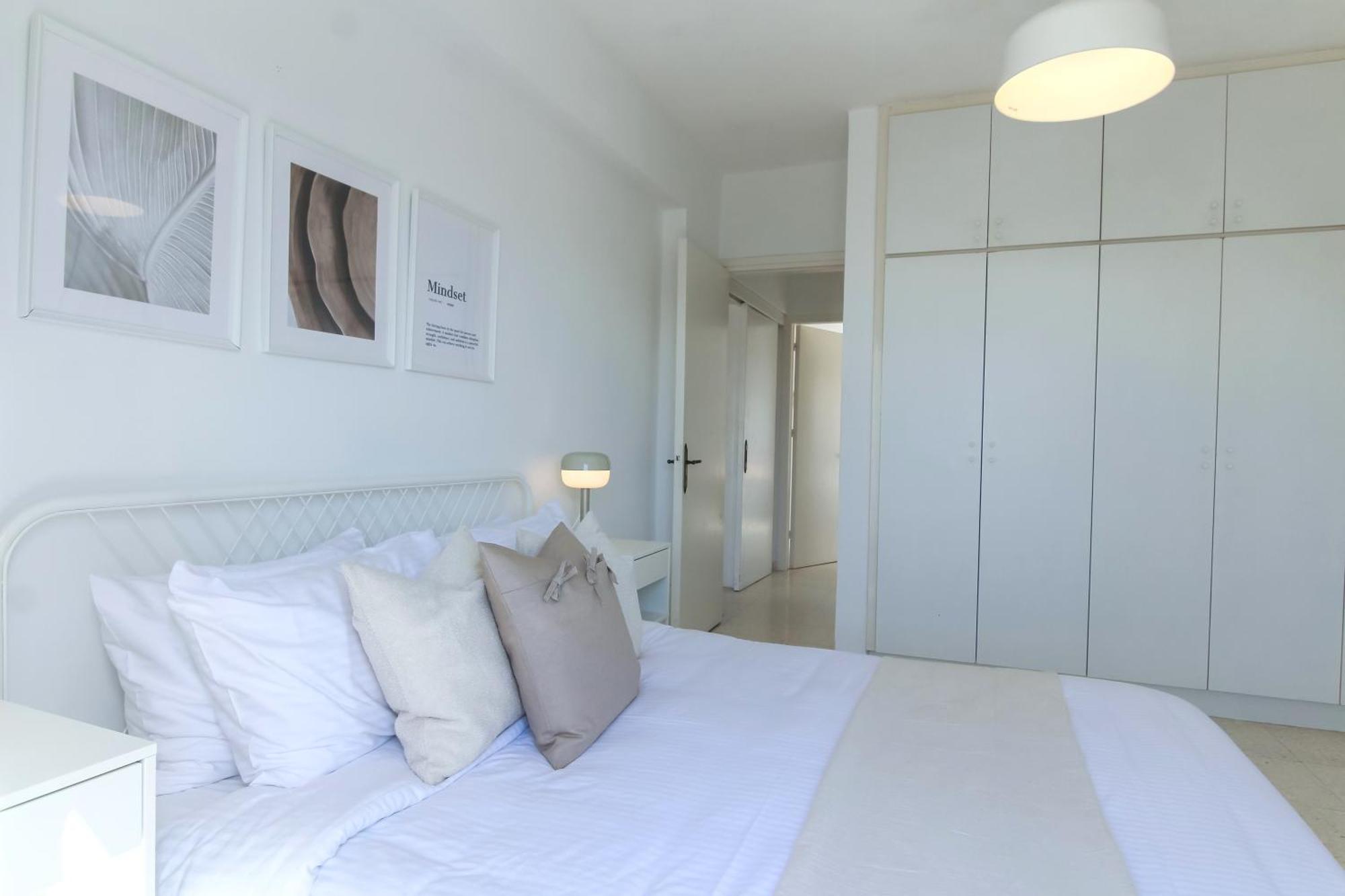 Phaedrus Living: Byzantium Modern City Flat Paphos Bagian luar foto